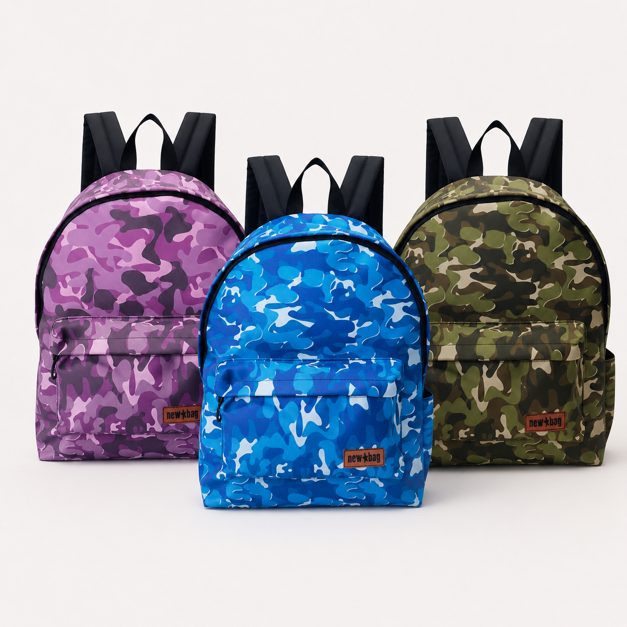 Sac à dos camouflage violet – fille devant l'école